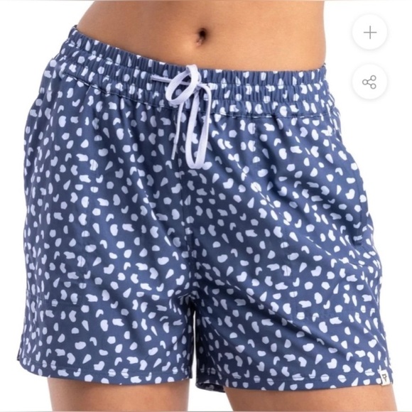 Liv Outdoor Minerva Printed Woven Shorts - Picture 4 of 6